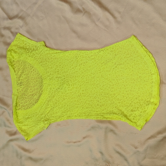 Set of three fluorescent tops - Picture 4 of 14